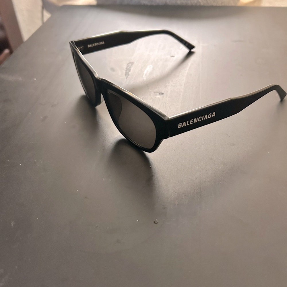 Balenciaga Black Sunglasses(unisex)